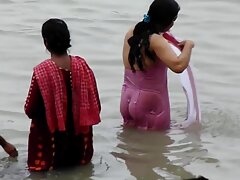 Douce brune aime le sexe à minuit porno maman et fils