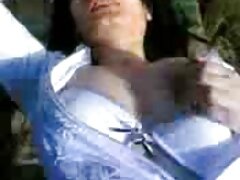 Bombasse bronzée Roxy maman prono Lips obtient son trou du cul serré tendu grand ouvert