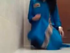 Cock blonde aimante est sur le video porno mere point de jouir