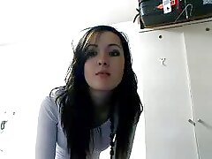 La chaude sex maman avec fils MILF Leena Sky taquine le gars de la piscine