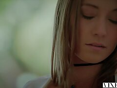 Letty grand mere anal Black fait une pipe et se fait copuler à l'extérieur