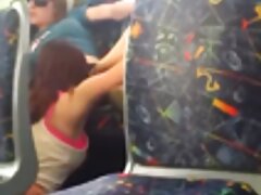 Horny chick sex avec ma maman réveille son petit ami avec la tête