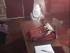 Une étudiante chaude porno ma mere a des relations sexuelles