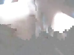 Lea Lexis sex mère et fils glisse sa chatte sur une grosse bite bien dure