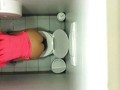 Les filles ont xnxx maman fait l'amour dans le bain moussant
