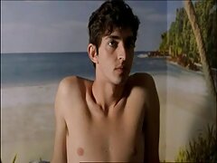 Sindy Lange Toy baise son manchon de porno maman française rasage