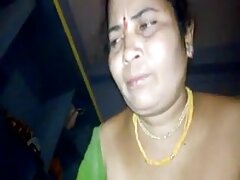 Une femme bronzée belle mere pute a du sperme sur le visage