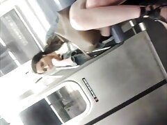 Horny Man enterrant son mère et fils porno français visage entre les charmes de Kagneys