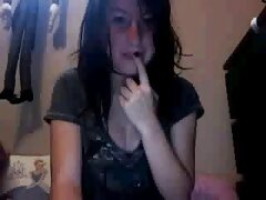 Un black avec une sex mer et fils grosse bite est excité