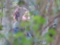 Fille bronzée se fait baiser dans la salle de maman suce mon pote gym