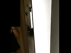 La reine Nikki Delano aux gros seins tukif maman et son fils a des relations sexuelles anales avec le trône