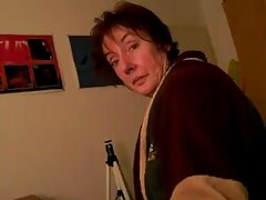 Une xxx sex maman douce blonde a sucé la bite d'un mec âgé