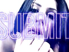Une latine aime sucer des video sexe entre mere et fils bites