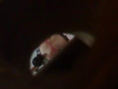 Lizzie Love joue avec une chatte trempée en gros maman suce mon pote plan