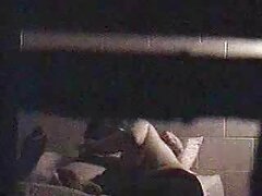 Dyanna Lauren donne la tête à une bite video porno maman et fils raide