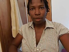 L'incroyable brune Leanne Lace se prono maman masturbe au lit