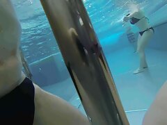 Sale MILF Lorena doigte sa fente sex famme et son fils